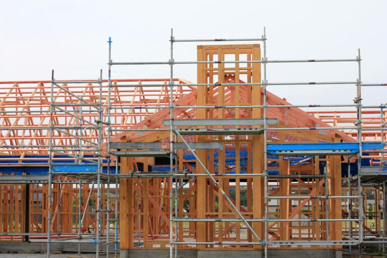 Trades people - scaffolding